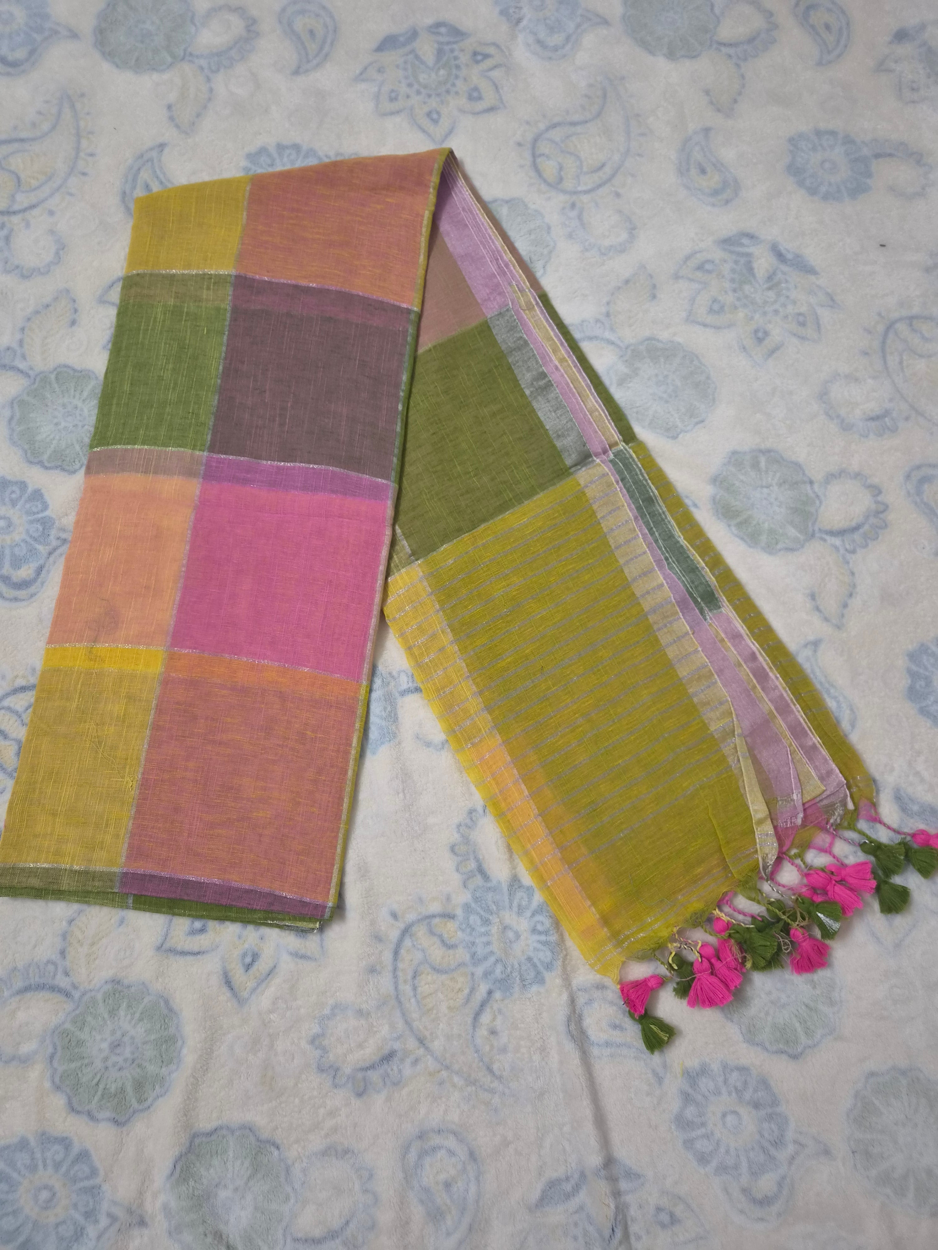 Earthy Green & Pink Linen Check Saree